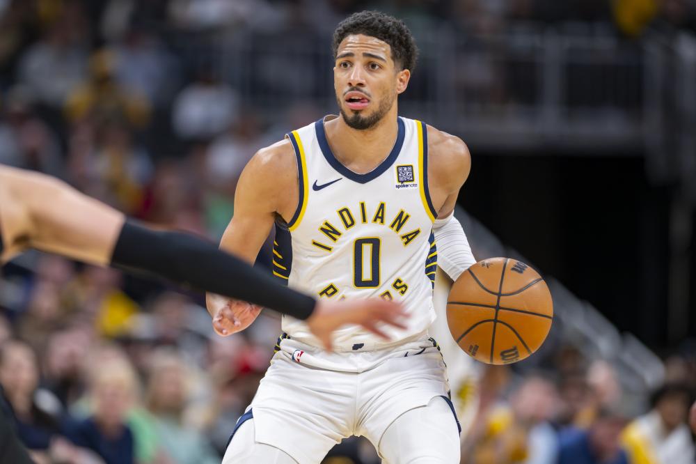 26日NBA前瞻：东契奇首战独行侠成焦点 詹杜库能否同日赢球？.